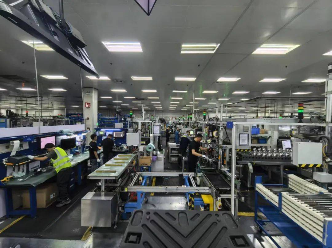 上海嘉定企業節日堅守忙生產，服務保障不打烊